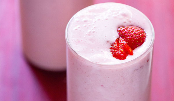 Strawberry Milkshake Recipe: Classic & Plant Based