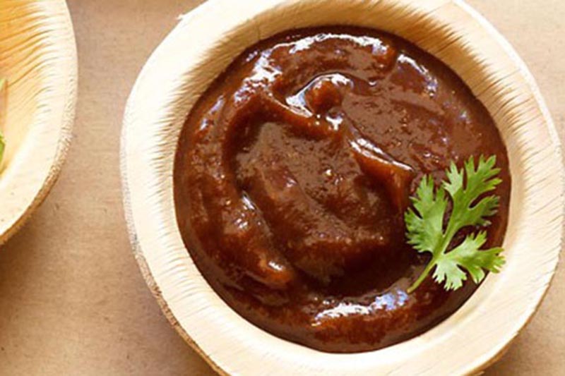 smooth blended tamarind date chutney to make sev puri