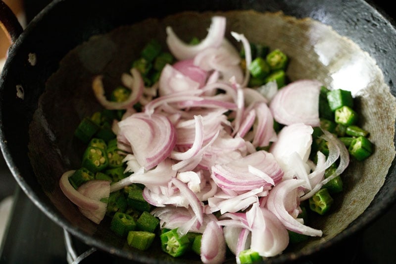 add onions to sautéed okra
