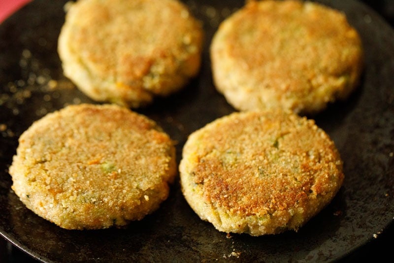 golden veg cutlet on the skillet