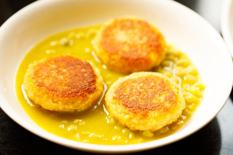 potato patties placed on ragda