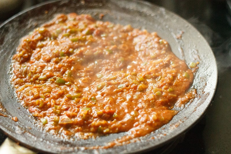 sautéing tawa masala