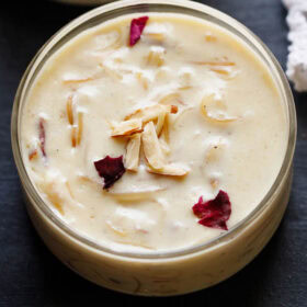 Seviyan kheer in a glass bowl.