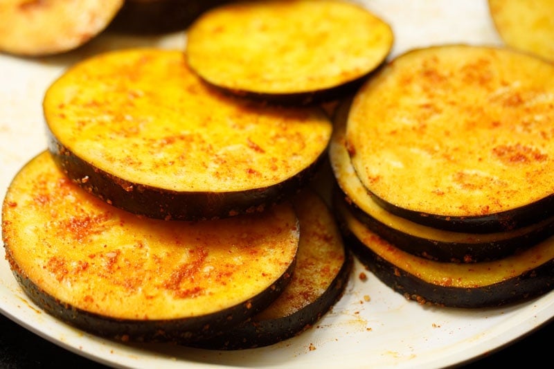 baingan or begun slices after marination