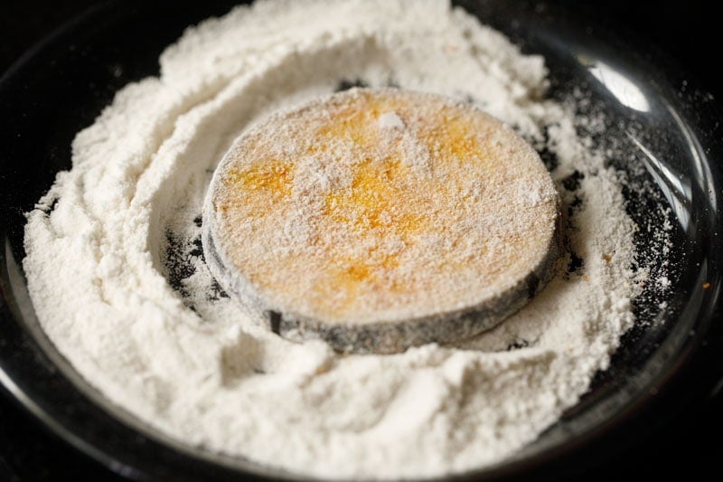 begun or eggplant round coated with rice flour