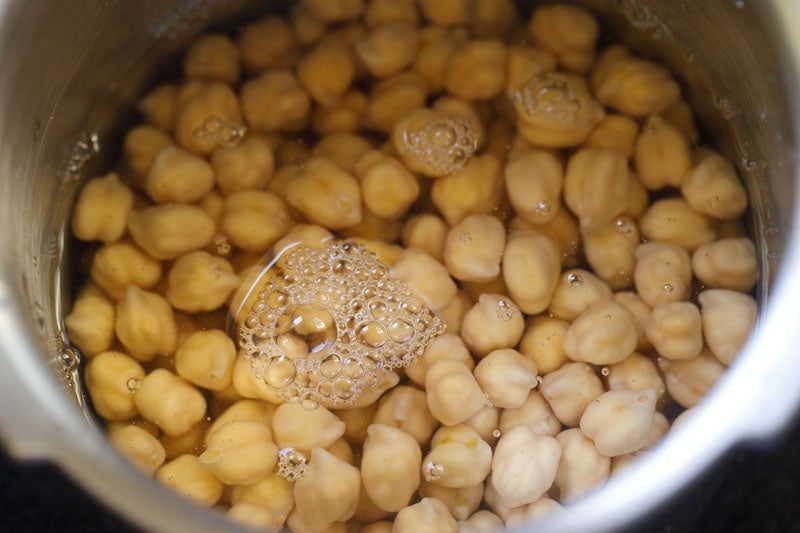 water and dried chickpeas