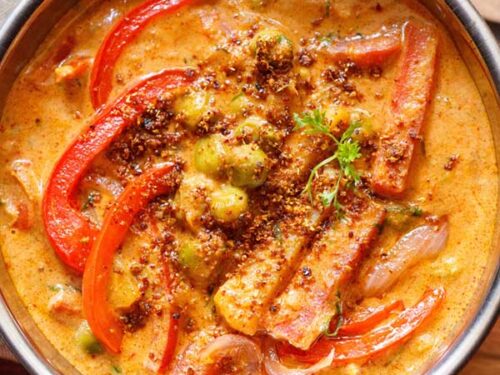 overhead closeup shot of veg kadai in a metal kadai