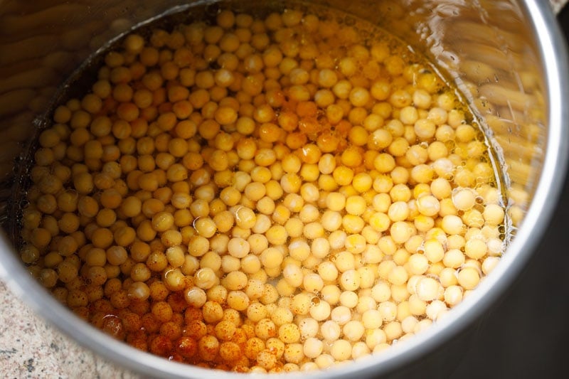 water with soaked yellow or white peas