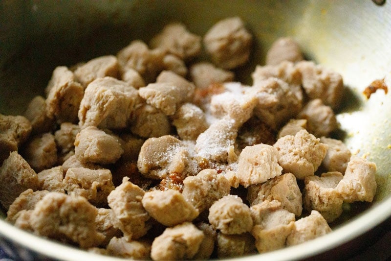 soya chunks or meal maker with salt to taste