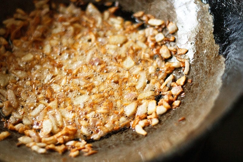 golden browned onions in oil