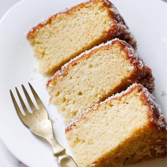 Eggless Vanilla Cake Recipe (Soft and Moist)