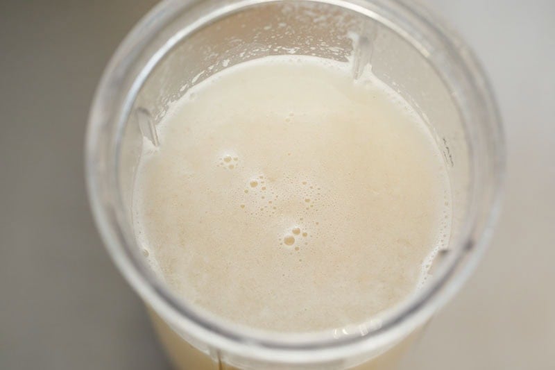 Litchi juice in blender.