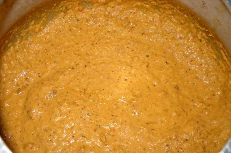 masala paste in pan.