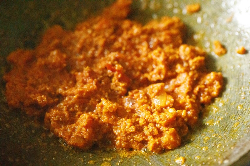 masala mixed with onion-tomato paste.