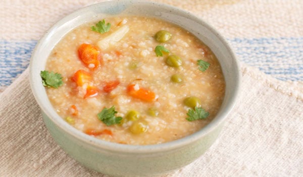 Dalia Recipe – Daliya Khichdi (With Broken Wheat & Veggies)