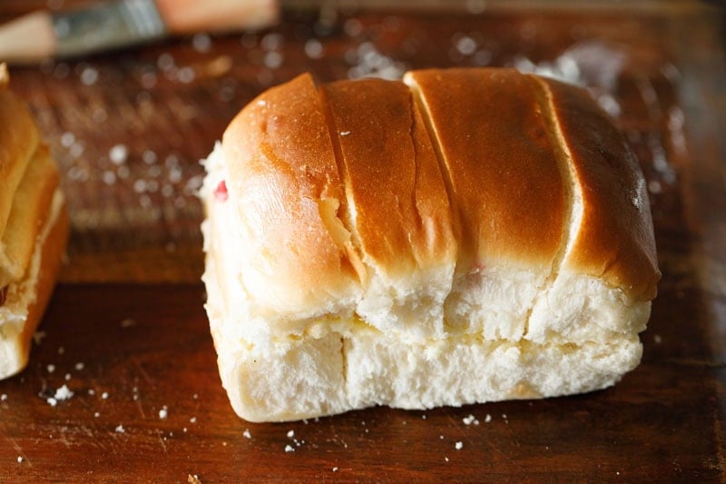 Soft, fluffy bun maska.
