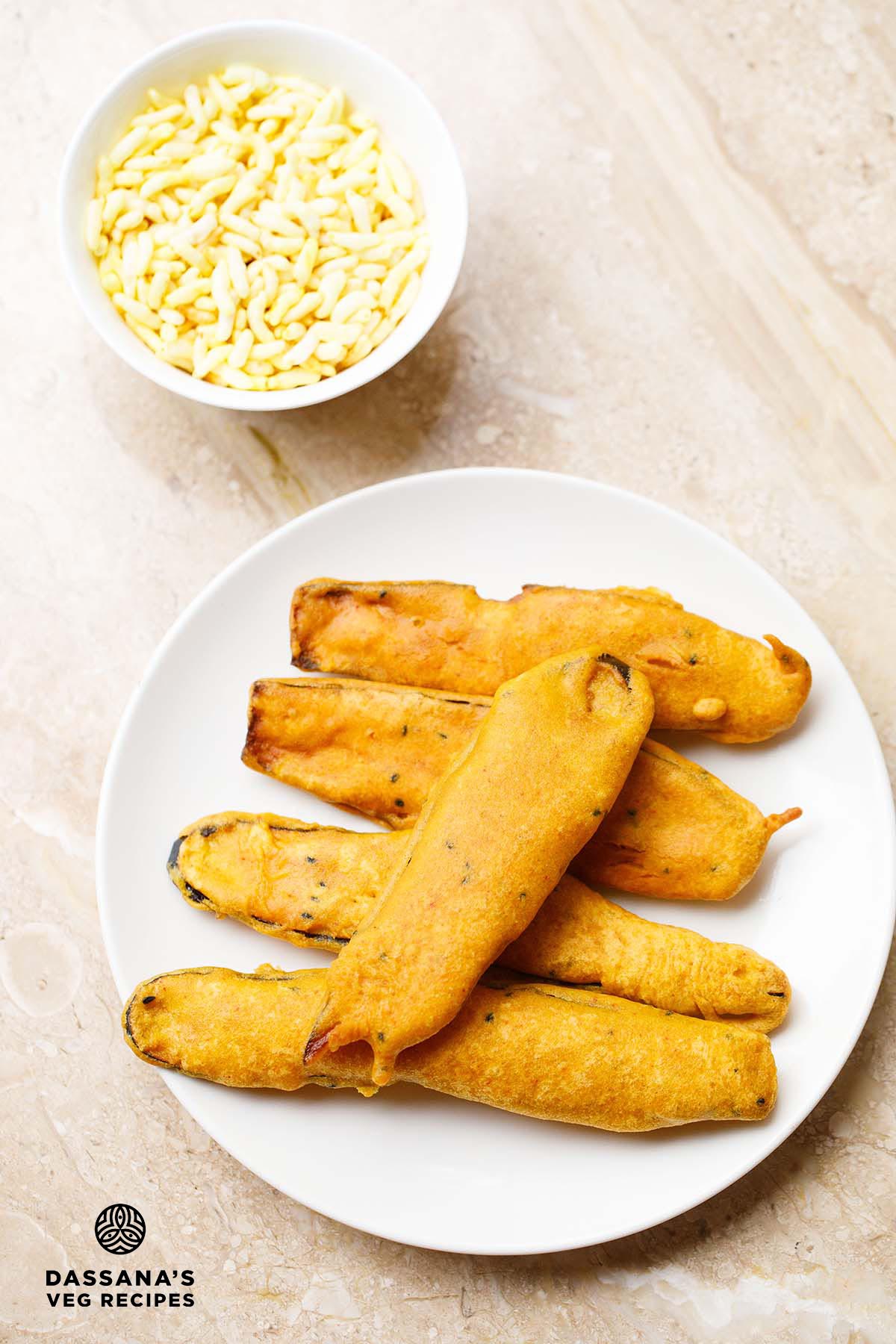 Fried beguni on plate.