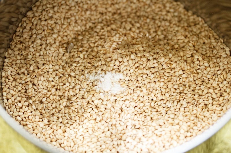 Sesame seeds with salt in a blender.