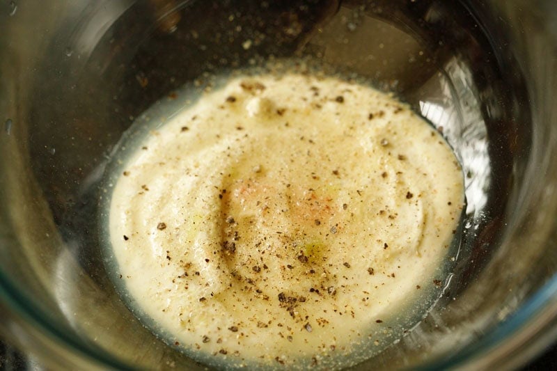 Creamy mayo with spices and seasoning.
