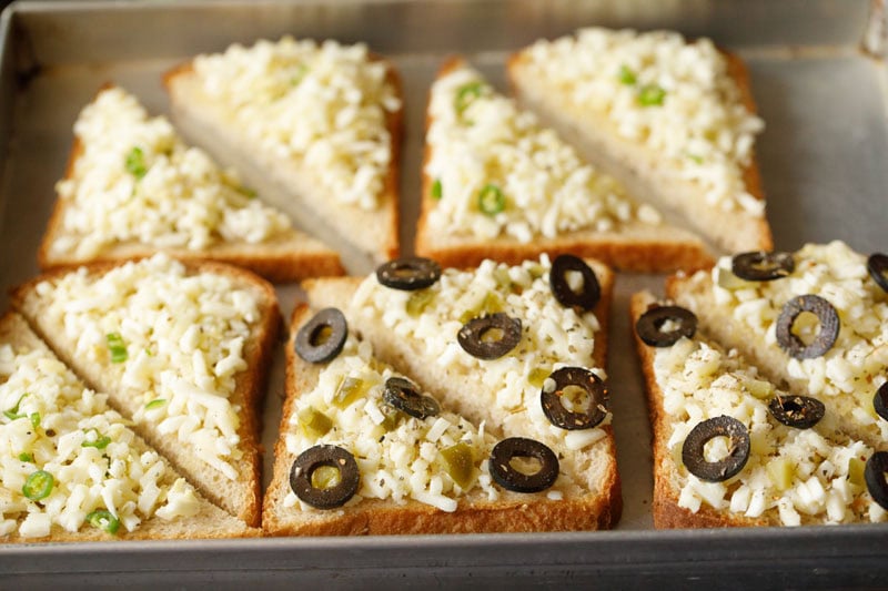 Rezept für Chili-Käse-Toast – Vegetarische Rezepte von Dassana 18 Würziger Käsetoast mit Oliven und Jalapeno.