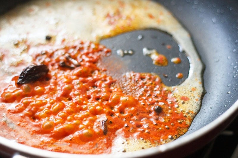 red chilli slurry added to oil.