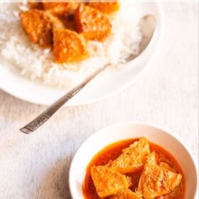 Knol khol curry in bowl.