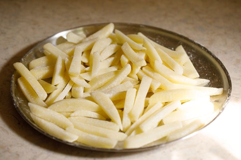 Fries evenly coated with cornstarch.