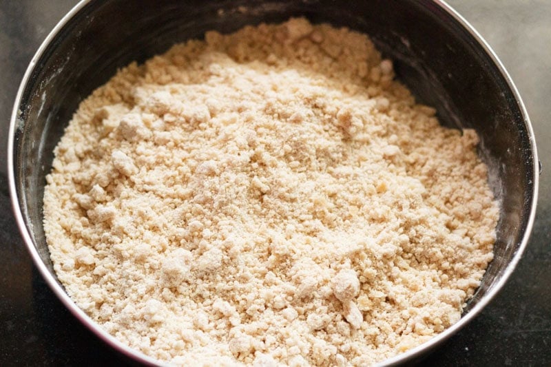 Powdered sugar mixed with flour.