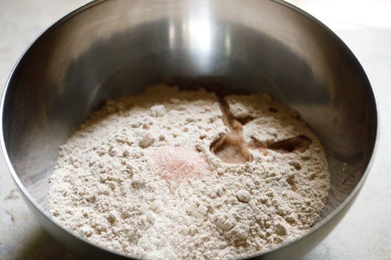 Bowl of flour with ingredients mixed.