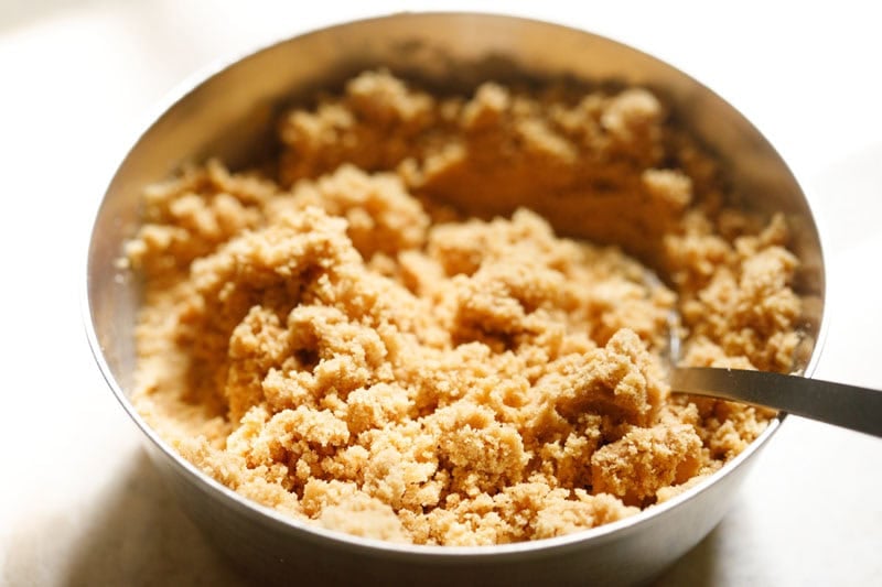 Powdered cookies mixed with butter.