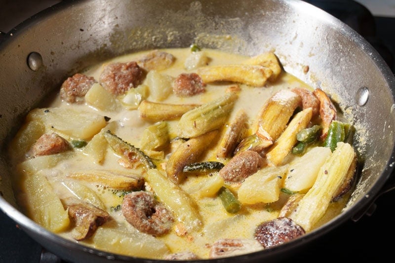 Vegetable curry in a metal pan